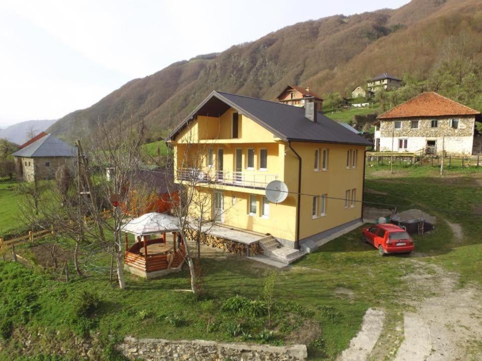 Dedushi Guesthouse &Wood Cabins-Camping Place Gusinje Exterior foto